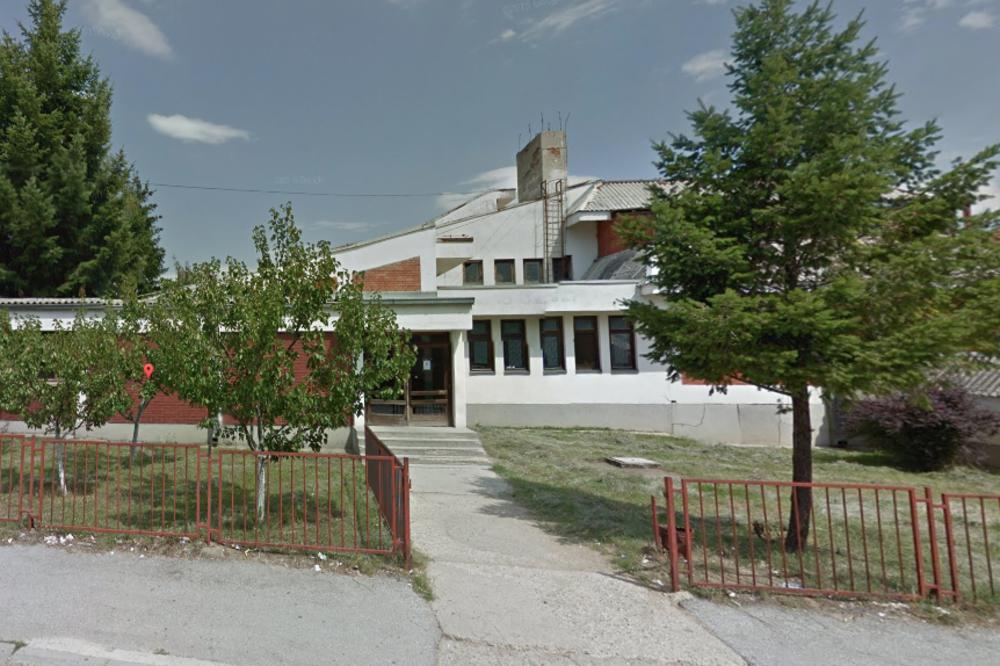 HOROR U SRPSKOJ ŠKOLI: Dečak doneo metak u učionicu, raznet mu prst, pa mu AMPUTIRAN DEO RUKE!