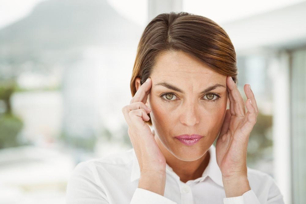 Žene češće imaju MIGRENE od muškaraca, a ovo je RAZLOG!