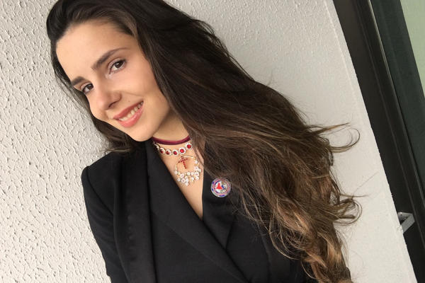 Jedina srpska manekenka koja je bila TRAMPOVOJ inauguraciji, zablistala na otvaranju Serbia Fashion Weeka (FOTO)