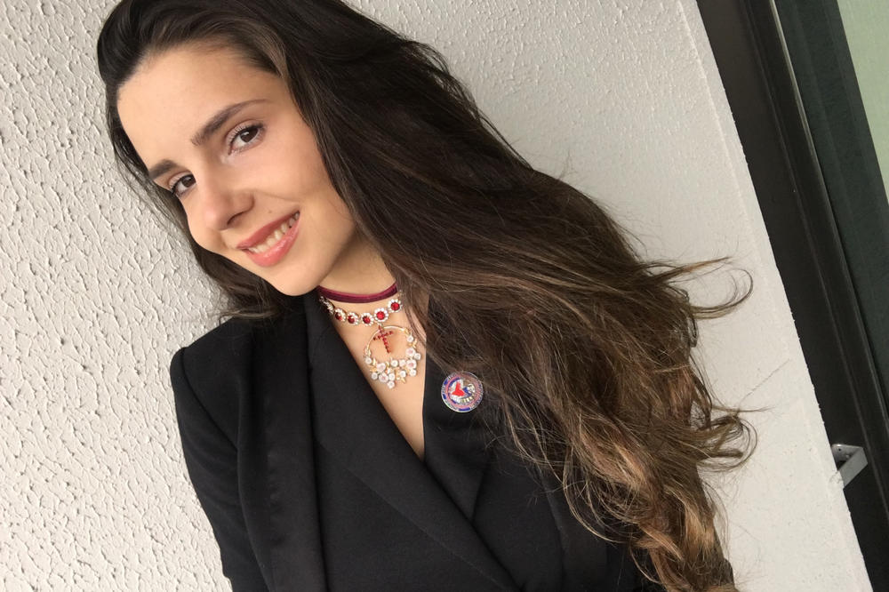 Jedina srpska manekenka koja je bila TRAMPOVOJ inauguraciji, zablistala na otvaranju Serbia Fashion Weeka (FOTO)