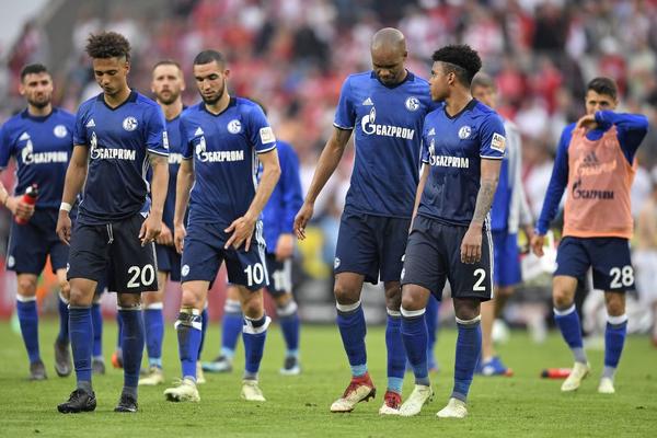 ŠALKE IZGUBIO 95 MILIONA EVRA! Nemački velikan razočarao navijače i fudbalsku planetu! (FOTO) (VIDEO)