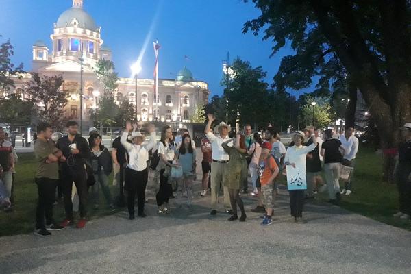 KINESKA MAGIJA U CENTRU BEOGRADA: Ako vas pitaju za ime i srećan broj - recite im i nećete se pokajati (FOTO)
