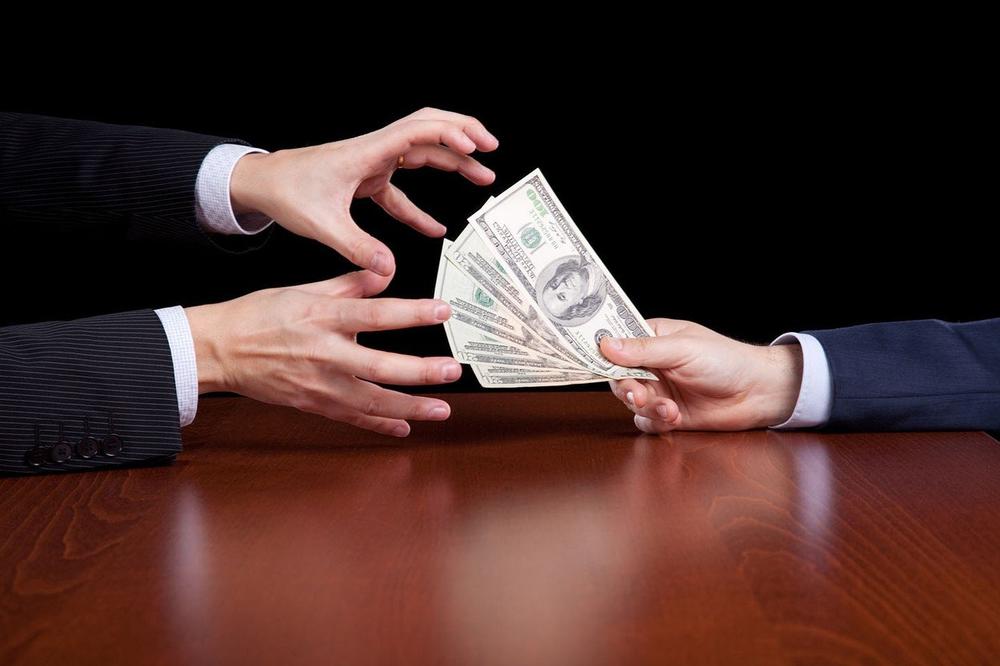 MARKO POZAJMIO PARE KOMŠIJAMA I DEBELO SE POKAJAO: Nije znao šta ga je snašlo, sada postavlja JEDNO PITANJE!