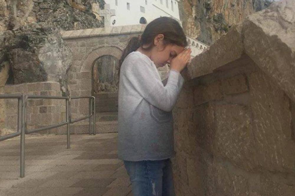 Maša ima metastaze na bubezima, ali ne skida osmeh s lica: Zovu je i Posebno dete, KAD ČUJETE NJENU PRIČU SHVATIĆETE ZAŠTO (FOTO)