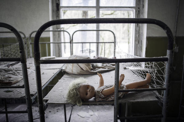 ČERNOBILJ TRI DECENIJE POSLE KATASTROFE: Ovako danas izgleda grad u kojem niko ne sme da živi još 300 godina! (VIDEO)