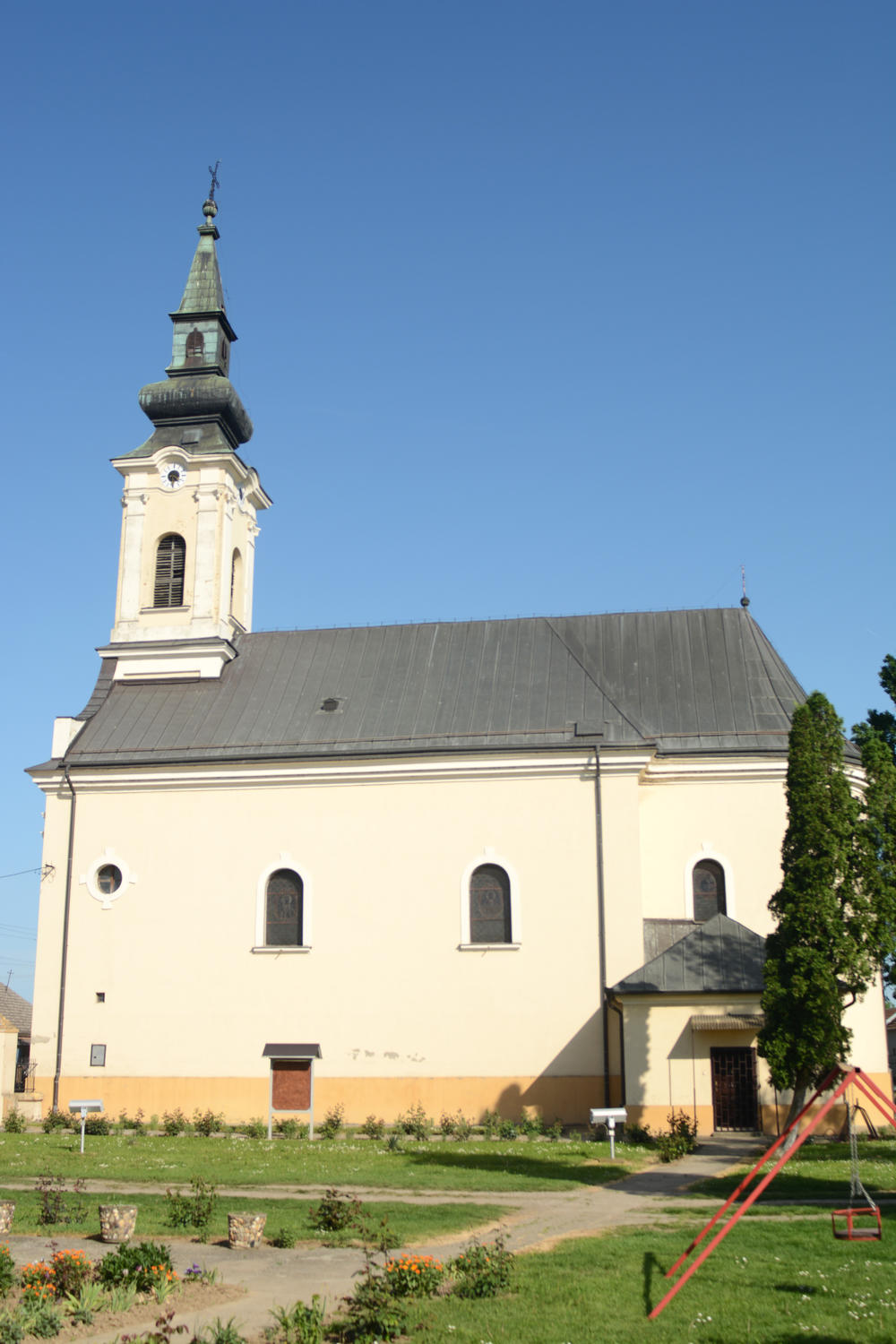 Katolička crkva u Hrtkovcima  