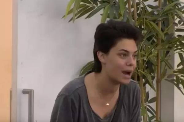 ČEKA TE PAKAO ZBOG SVAKE MININE SUZE: Zadrugarka dobila PRETEĆE PORUKE, pa poručila: Žao mi je što morate da mi pretite! (FOTO)