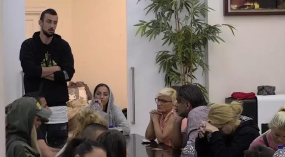 Đekson je rekao Mini da neće raskinuti sa Andrijanom  