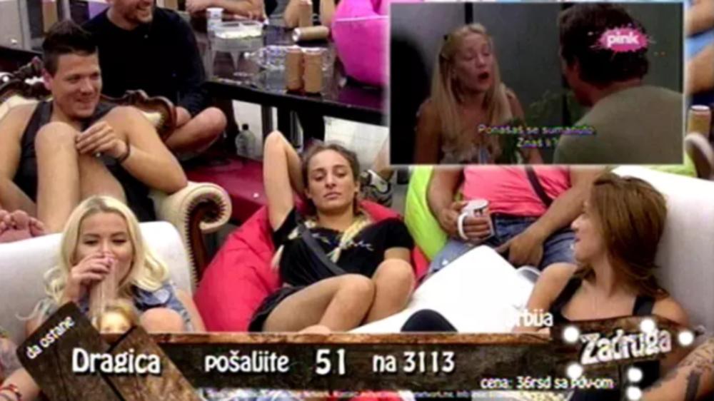 Kija i Sloba su se gledali i smeškali dok su zadrugari gledali film  