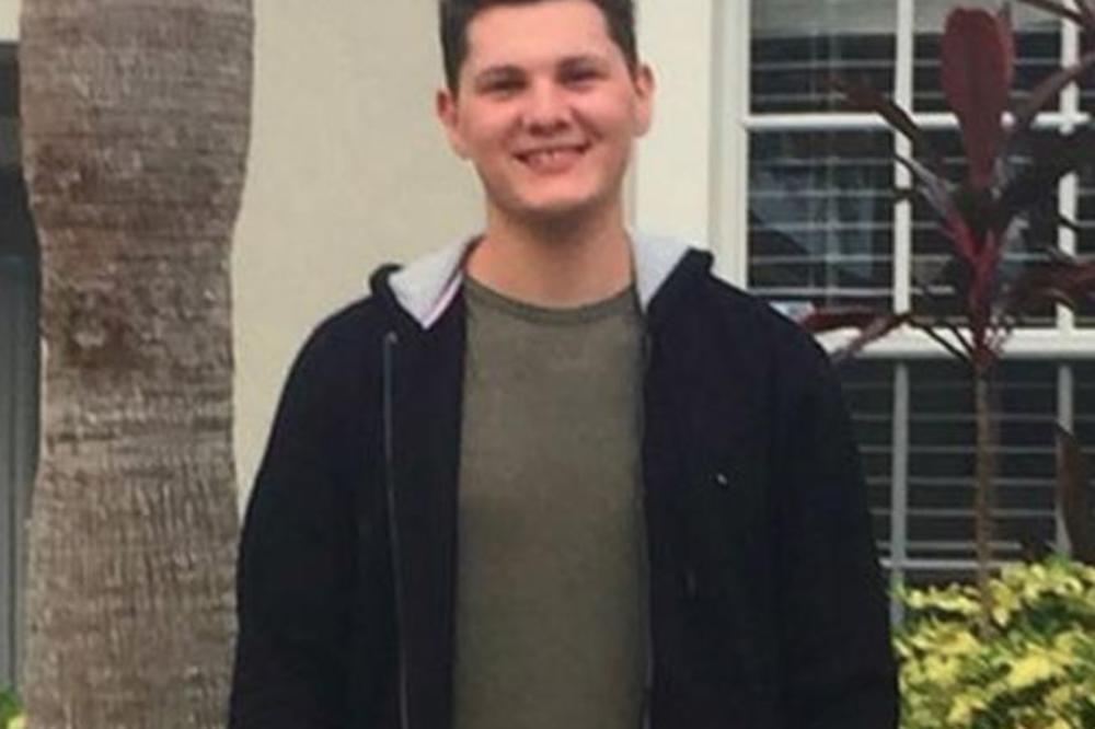 TRAŽILA JE ČEŠALJ U SOBI SVOG SINA: Onda je tamo zatekla nešto što ju je RAZBESNELO! (FOTO)