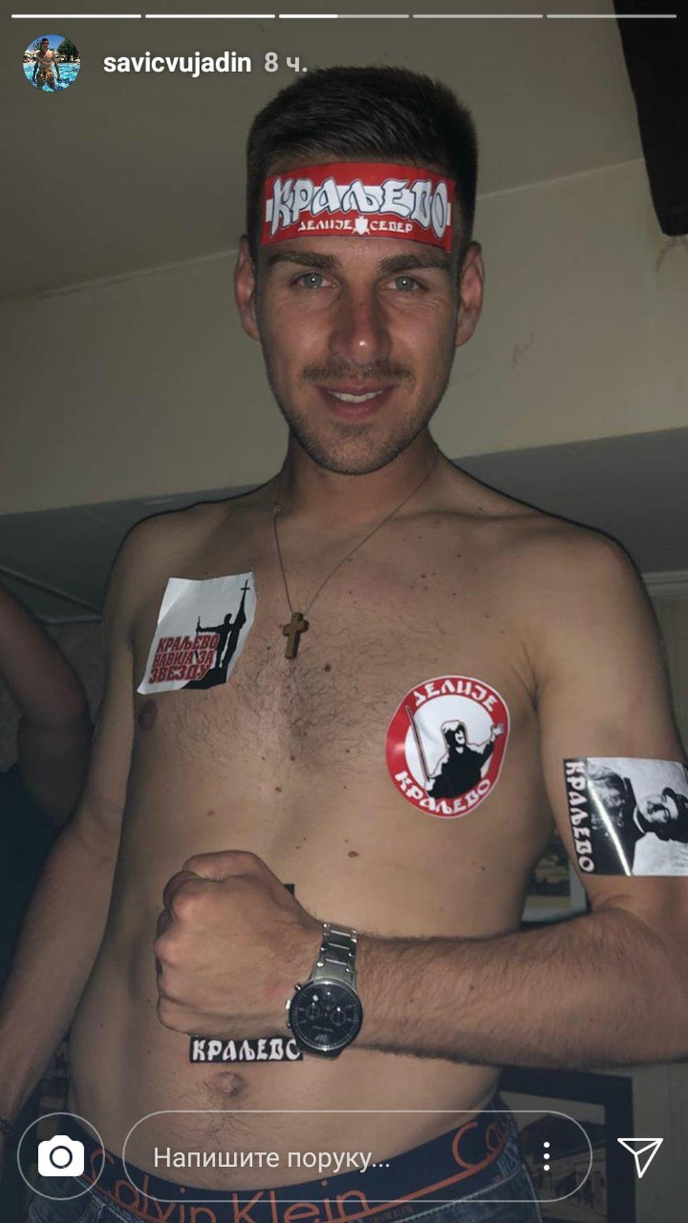 Marko Gobeljić oblepljen navijačkim obeležjima Delija