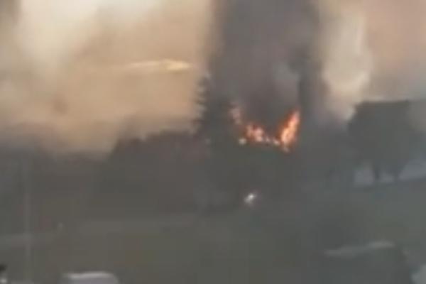 VELIKI POŽAR U CRNOJ GORI: Izgorela najveća farbika za preradu mesa! (VIDEO)