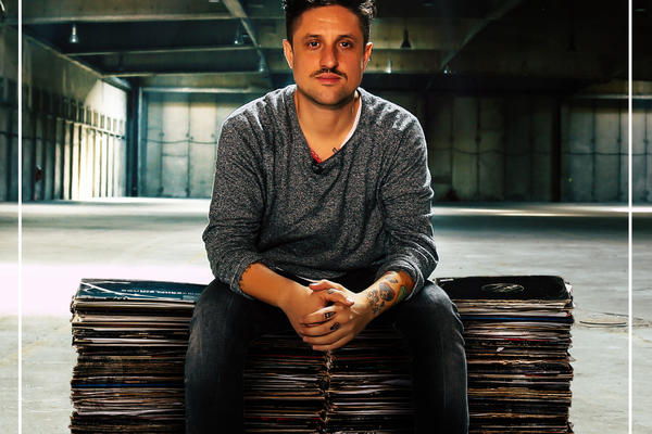 Marko Nastić obeležava 20 godina karijere (retro)spektakularnim projektom