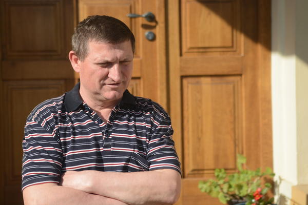 LJUDIMA JE DOSTA RATA, MRŽNJE I HUŠKANJA, HOĆE DOSTOJANSTVENO DA ŽIVE! Hrtkovački župnik oštro o dolasku Šešelja u ovo mesto