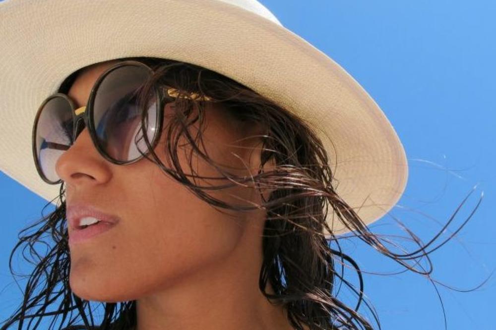 NIKAD JE NIJE PREBOLEO! Bila je u vezi sa Sergejem Trifunovićem, ostavila ga je zbog reditelja! Ana je ćerka glumice i političara, a lepa je do bola! (FOTO)