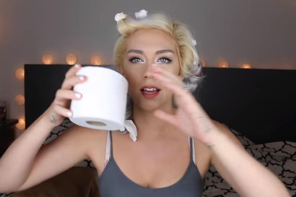 Uzela je TOALET PAPIR, umotala kosu i dobila NAJSAVRŠENIJE LOKNE: Pratite njene JEDNOSTAVNE korake i imaćete neodoljivu frizuru! (VIDEO)