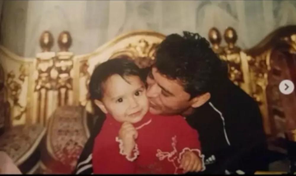 Sinan Sakić sa sinom  