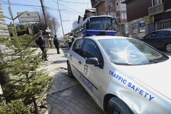 NOVA AKCIJA NA KOSOVU: Uhapšena GRUPA koju je predvodio PRIPADNIK KOSOVSKE POLICIJSKE SLUŽBE!
