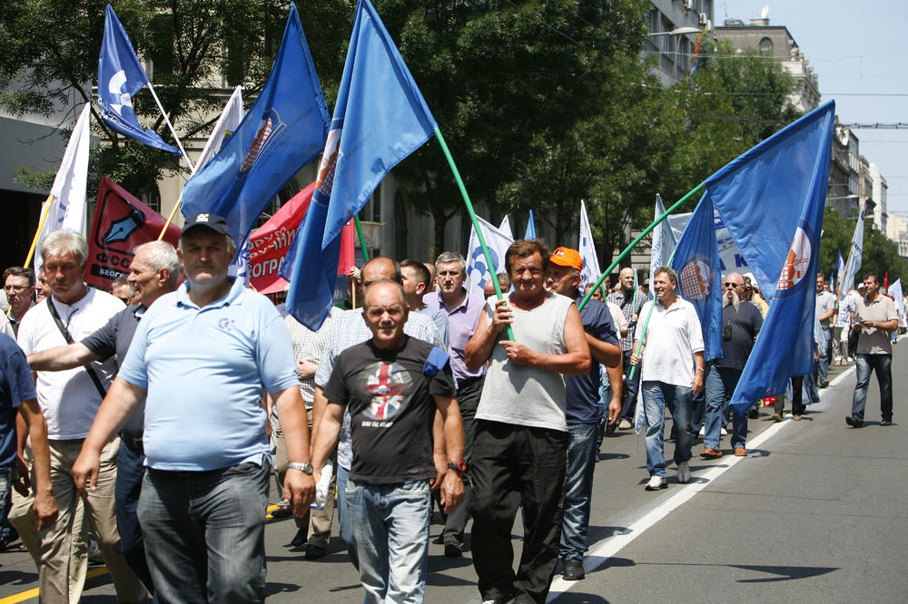 SVI SU OSTALI PRI SVOJIM STAVOVIMA: Poslodavci, sindikati i Vlada Srbije bez dogovora o minimalcu!