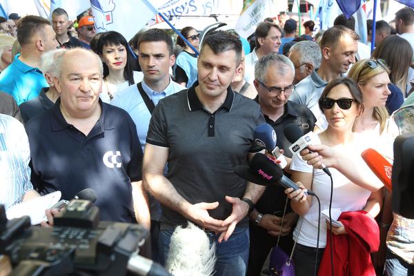 ZORAN ĐORĐEVIĆ PRVI MINISTAR NA RADNIČKOM PROTESTU: Nema profita ako radnici nisu zadovoljni!