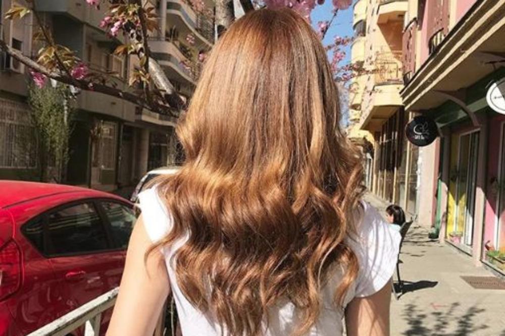 SPAVALA JE S KIM GOD JE STIGLA, A ONDA JE ŠVALEROVA ŽENA UHVATILA NA DELU! Šta se dogodilo s jednom od najlepših srpskih glumica? (FOTO)