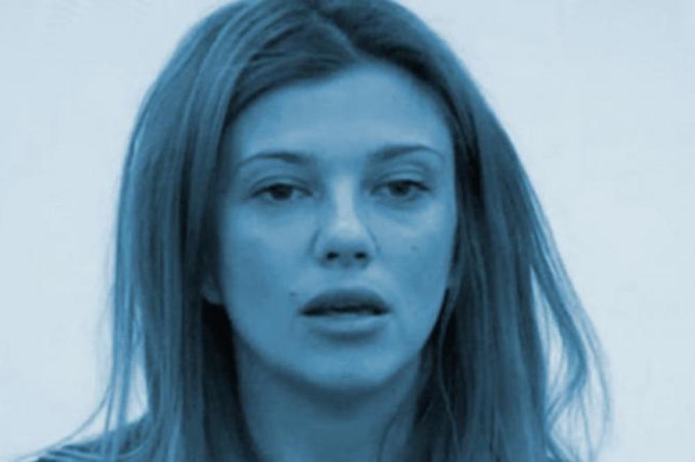 UZEĆU NOŽ I IZBOŠĆU NEKOGA: Tokom pripreme govora za očevu sahranu Kija ponovo pod stresom