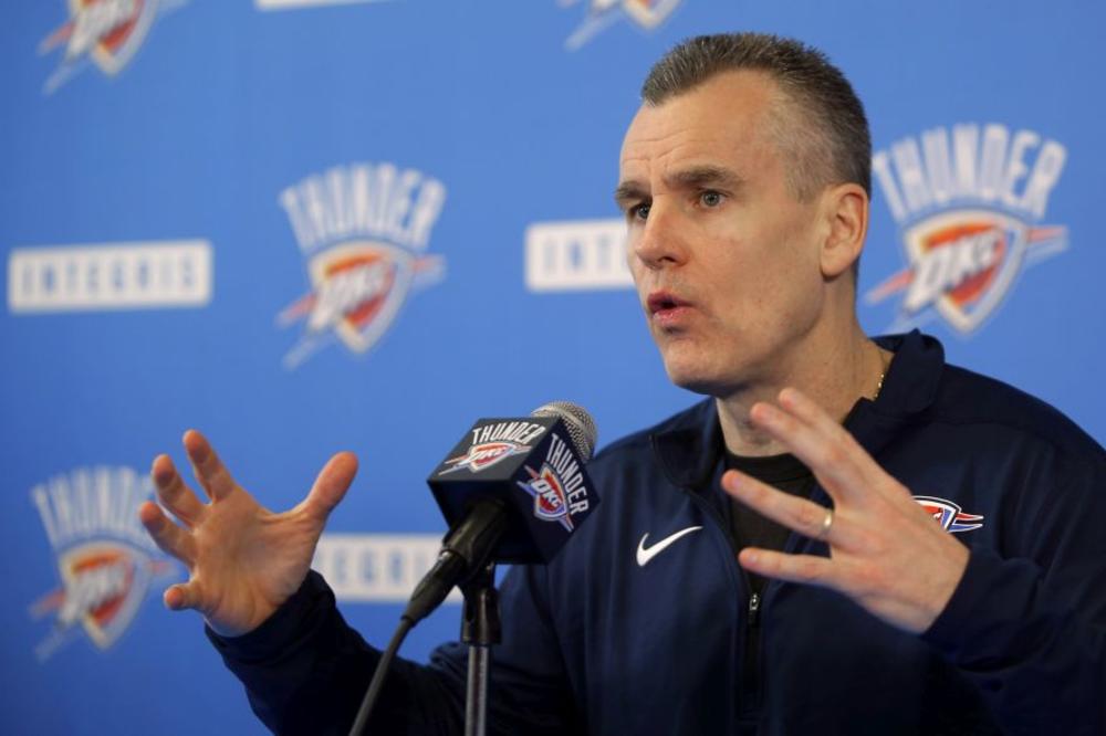 Od Grmljavine je napravio raštimovani orkestar, Melo i Džordž beže zbog njega, a on će ostati trener Oklahome! (VIDEO)