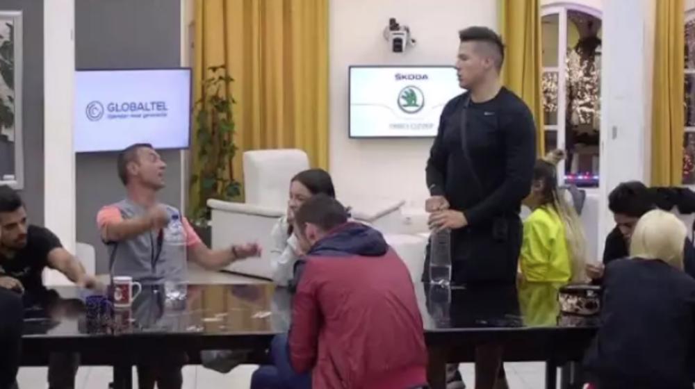 Sloba u to nije poverovao  