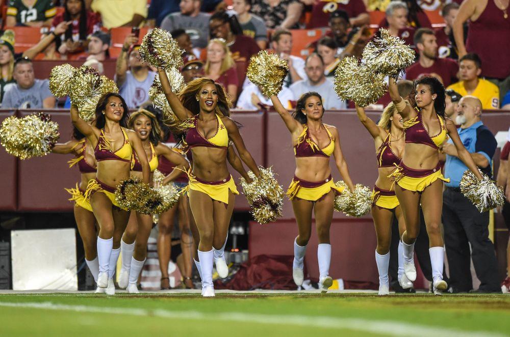 Čirlidersice Vašington Redskinsa