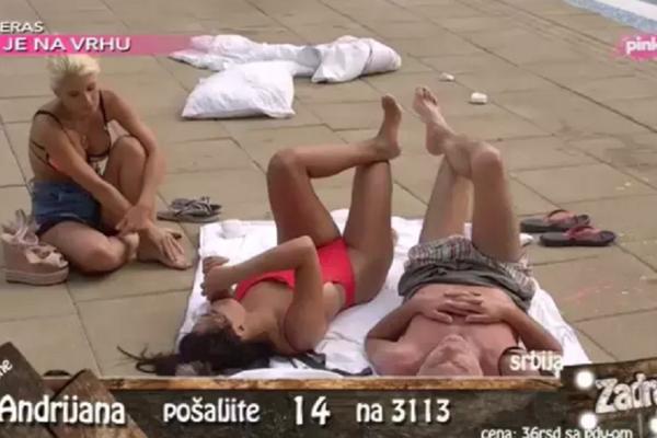 SLATKE MUKE: Najatraktivnija zadrugarka se skinula u kupaći pa joj se desio peh koji nas je sve OBRADOVAO! (VIDEO)