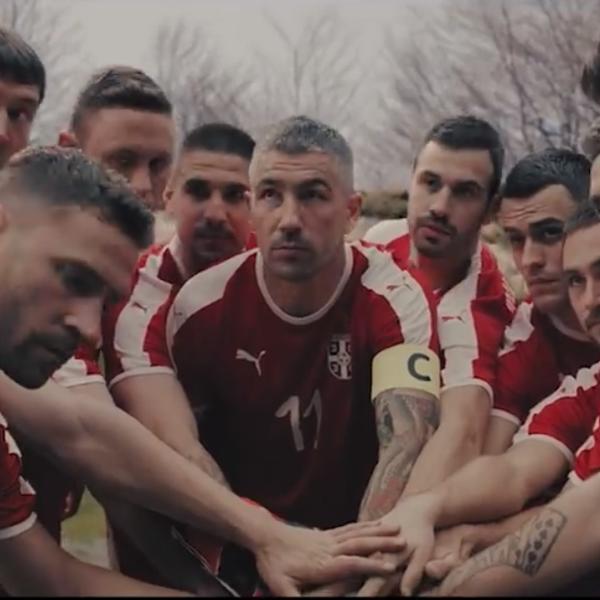BRAĆA NAŠA! Ruski fudbaler obukao dres Srbije i poslao Orlovima poruku dobrodošlice na Mundijal! (FOTO)