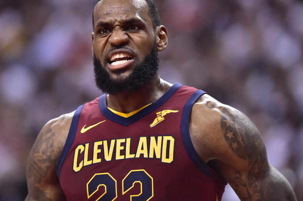 DŽORDANE, LAKU NOĆ! Lebron Džejms spustio zavesu u Torontu i postao najbolji u istoriji NBA plej-ofova! (VIDEO)