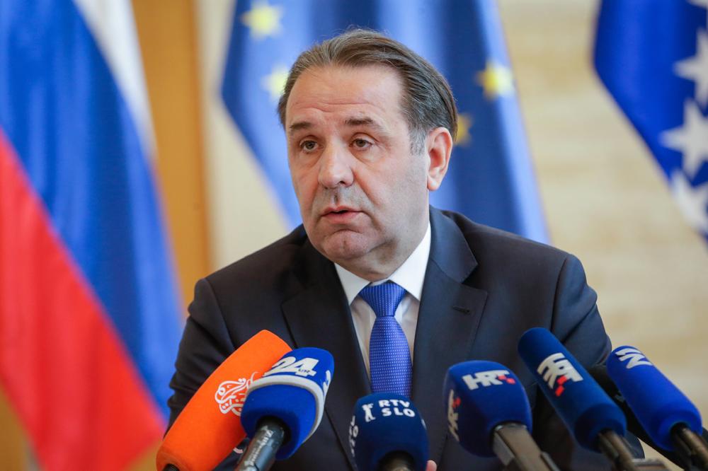 DO REŠENJA SAMO POLITIČKIM PRITISKOM MEĐUNARODNE ZAJEDNICE: Ljajić o problemu koji je nastao uvođenjem taksi!