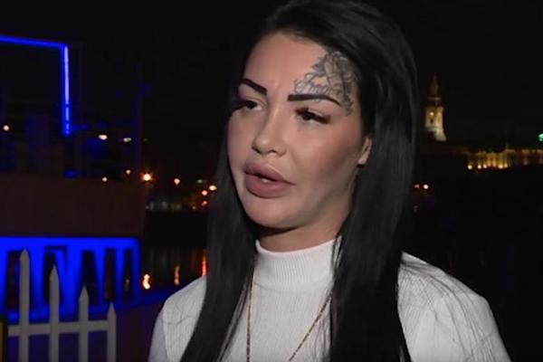 DEČAK OD 13 GODINA PRETI ANĐELI VEŠTICI SILOVANJEM SA PRIJATELJIMA: Njegovi roditelji se IZVINJAVALI, ali KASNO