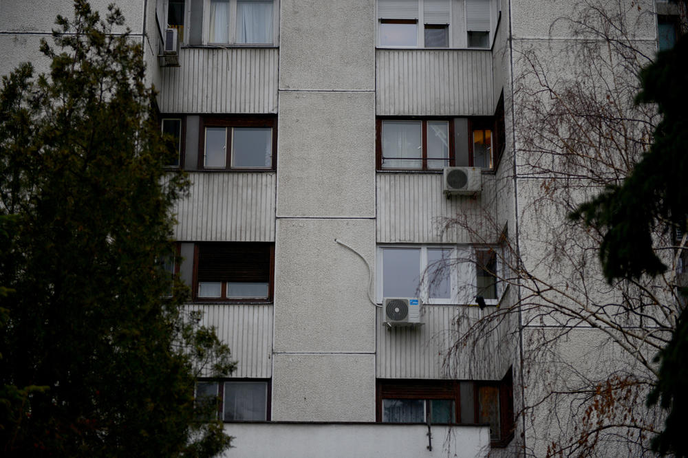"POLUDEĆEMO, PREGLASNO JE": Jeziv zvuk uznemirava Zemunce, NE MOGU DA IZDRŽE, šta je ovo BRE?! (VIDEO)