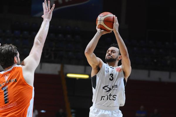 PARTIZAN KAO VOZ TUTNJI KROZ KLS: Vojvodina se držala dok je mogla, a onda je počelo crno-belo gaženje! (VIDEO)