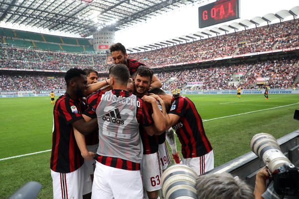 MILANSKI RIVALI SE POJAČALI U ISTOM DANU ZA ISTE PARE: Milan doveo čoveka koji je oterao Matića, a Inter njegovog bivšeg saigrača!