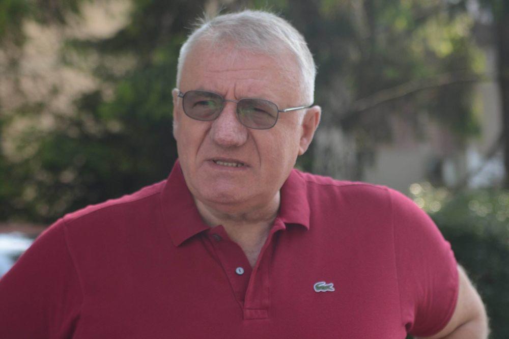 ŠEŠELJ IDE U ZATVOR: Lider radikala u poseti LEGIJI I JOVANOVIĆU, poručio da ih čeka da oslobađaju Kosovo