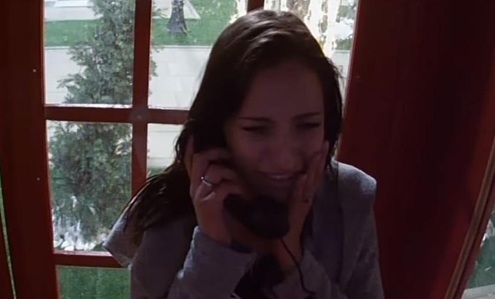 Njena sestra, kao ni njen otac, ne podržava Andrijaninu vezu sa Đeksonom  