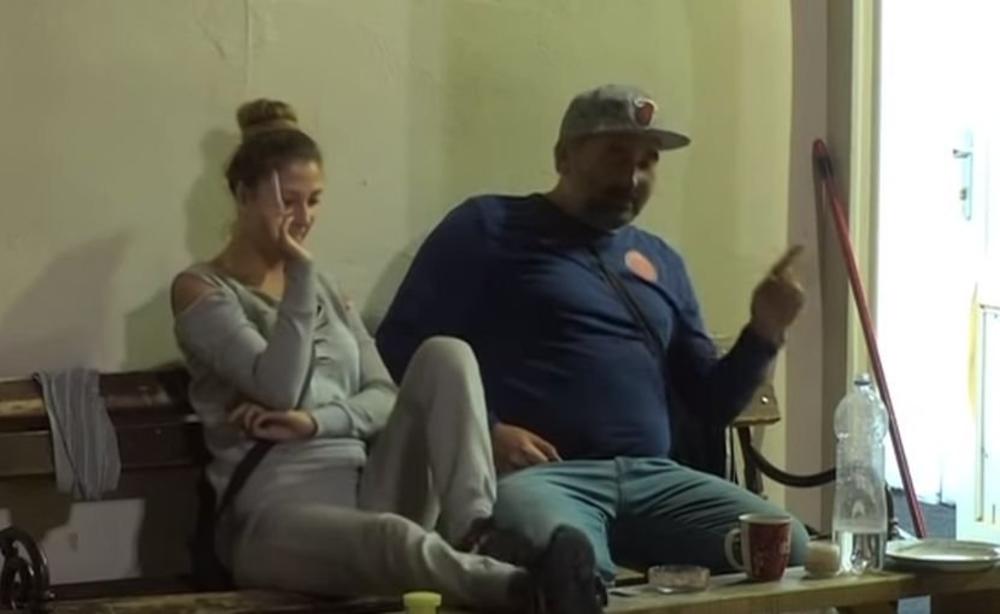 Nakon što su se Miki i Nadežda verili, Đekson je poželeo da veri Andrijanu  