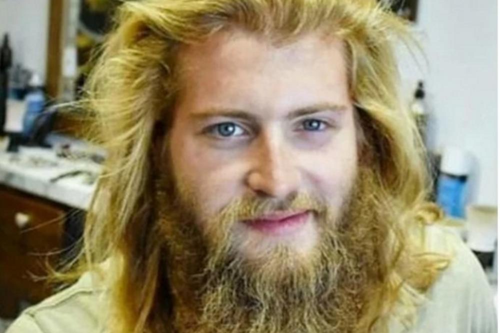 BIO JE ČUPAV I ZARASTAO, A ONDA JE USLEDILA TRANSFORMACIJA VEKA: Svi su se zaprepastili, a najviše ON (FOTO)