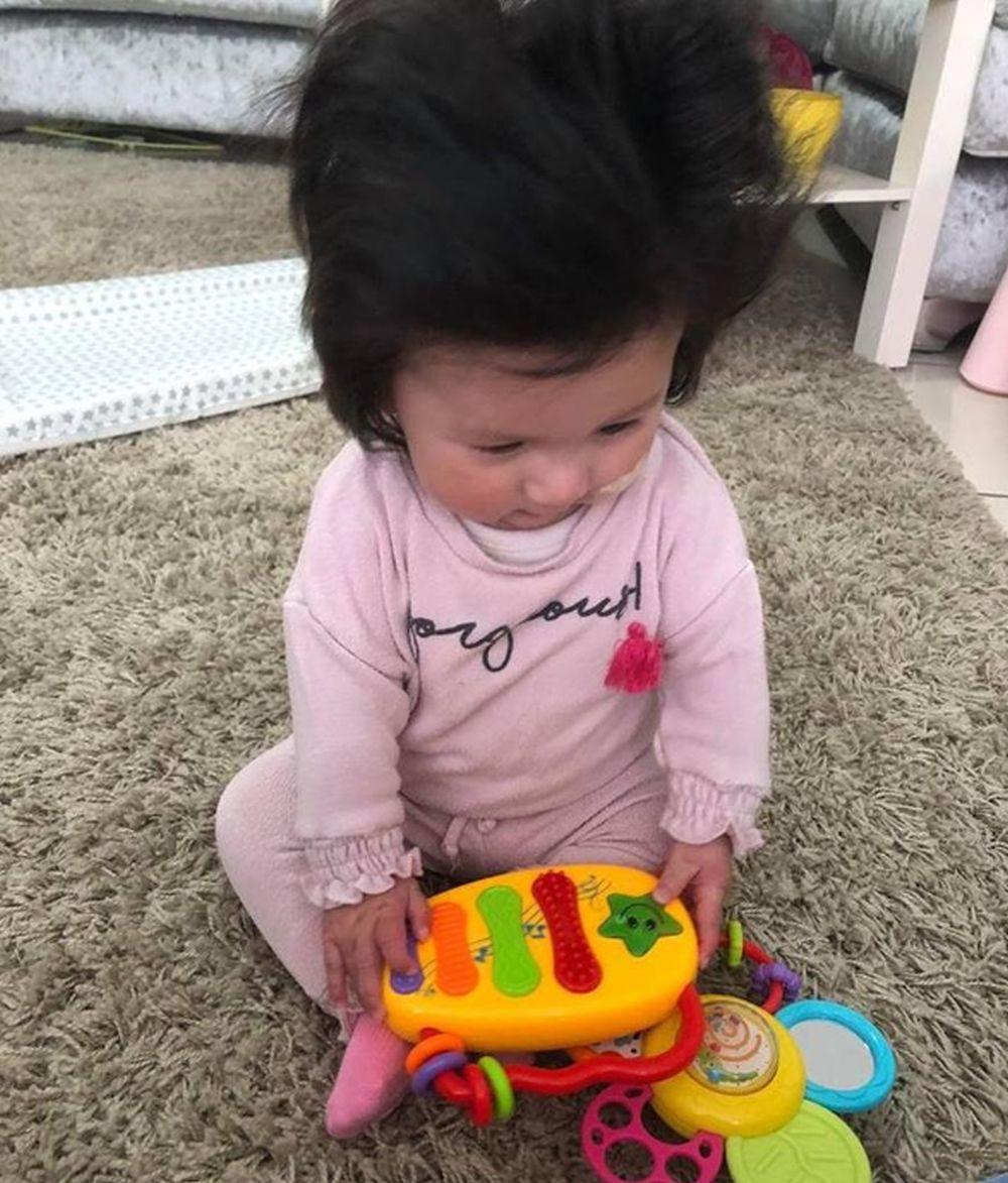 Leksi je beba s frizurom Elvisa Prislija  