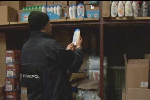 TRULO MESO, TUNJEVINA SA HEMIKALIJAMA, LAŽNO MLEKO U PRAHU: Uhapšeno 749 osoba, OTROVNA HRANA IŠLA NA BALKAN! (VIDEO)