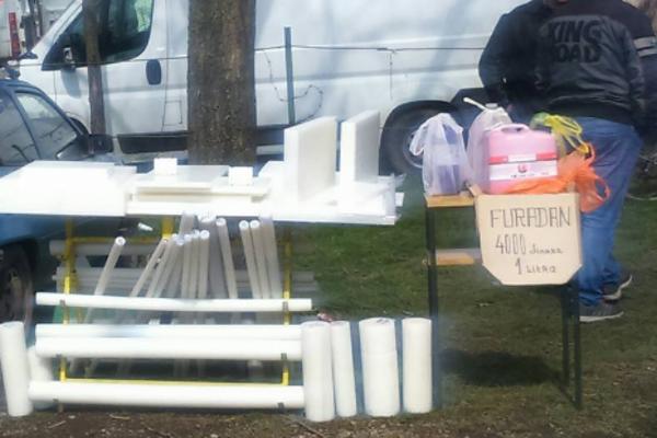 OTROV KOJI MOŽE DA UBIJE 15.000 LJUDI PRODAJU NA VAŠARU U VOJVODINI?! Zabranjen u EU i Srbiji, a sad je građanima na dohvat ruke (FOTO)