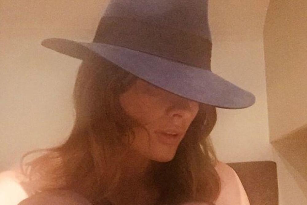 OVO OD NJE NISMO OČEKIVALI! Naša GLUMICA se skinula i pokazala KAKVO BRUTALNO TELO IMA! (FOTO)