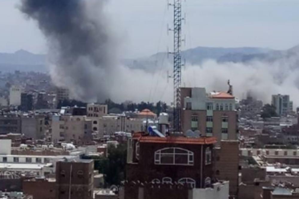 SAUDIJSKA ARABIJA BOMBARDOVALA JEMEN: Pogođena predsednička palata! (FOTO) (VIDEO)