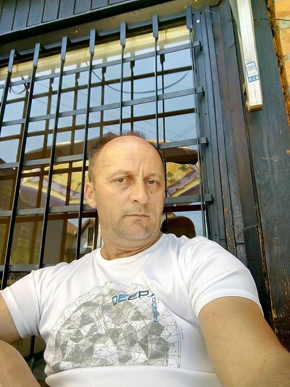 SAMO ŽELIM DA GA ZAGRLIM, IMAJU POGREŠNOG ČOVEKA