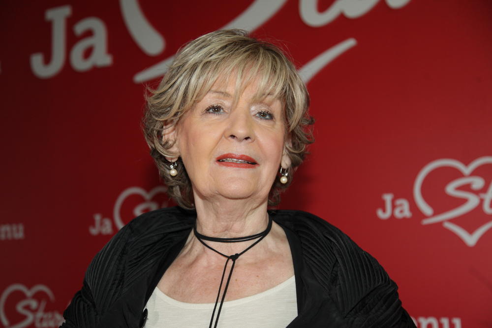 LEPA LUKIĆ NAPRAVILA INCIDENT NASRED ULICE! Posvađala se sa ŽENOM jer je pitala JEDNO PITANJE!