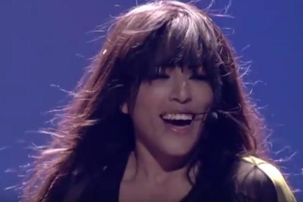 ŠTA LI JE RADILA? Bolja RIBA sa 40 godina nego sa 29: Ljudi ne prestaju da BULJE u njeno LICE, ovo INTRIGIRA