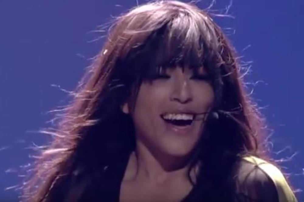 ŠTA LI JE RADILA? Bolja RIBA sa 40 godina nego sa 29: Ljudi ne prestaju da BULJE u njeno LICE, ovo INTRIGIRA